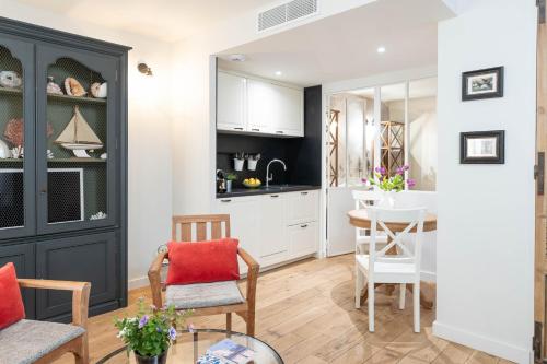Les Petits Volets Appartements à 100m de la mer