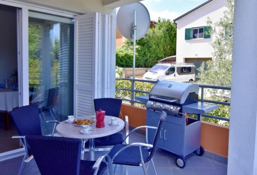 Equipped flat just a short walk from the beach