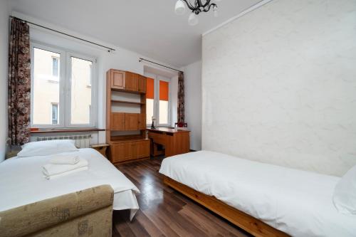 Łódź Spacious Apartment by BookingHost