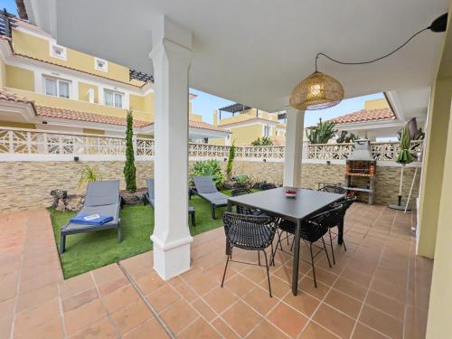 Villa Solymar - Private heated pool & Air Conditioning