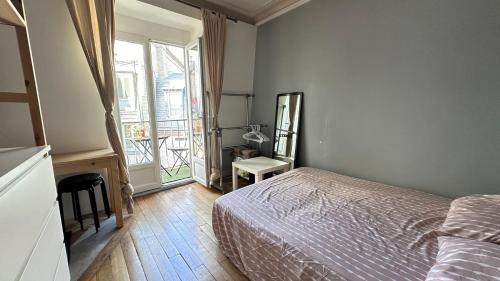 Studio with Balcony - Montmartre