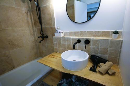 Studio with Balcony & View - Batignolles / Monceau