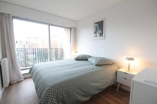 1 Room & Balcony - Buttes-Chaumont / Belleville