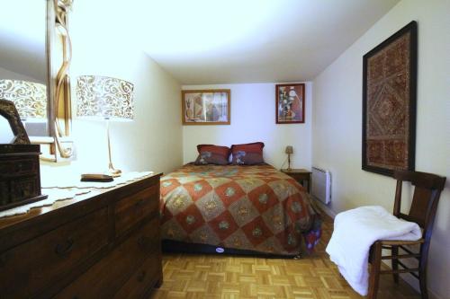 Spacious 1-Bedroom – Lamarck / Sacré-Cœur