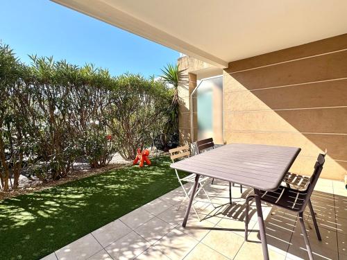 Élégant T2 en rez-de-jardin - Piscine - Parking