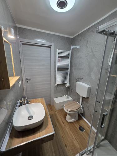 Vanzi Rooms