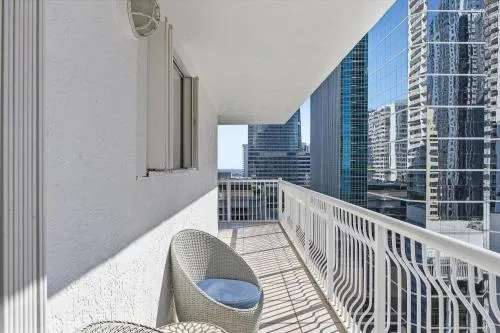 myClub at Brickell Bay photo 30
