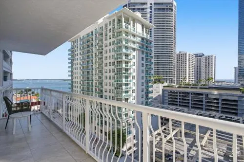myClub at Brickell Bay photo 29