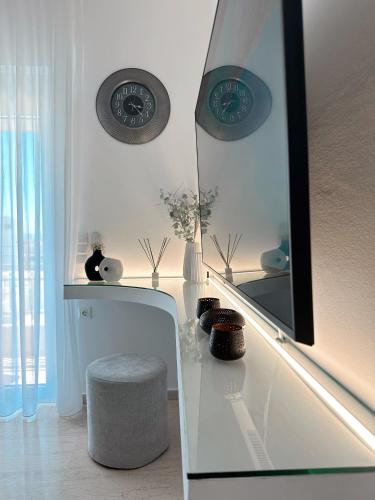 ThAeros Central Apartment Near the Beach!