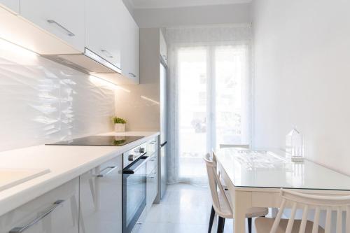 Luxury 2BR Apartment HOME AROMA