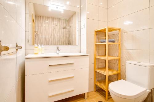 Old Town 1BR - 350m from Beach Pool AC Wi-Fi