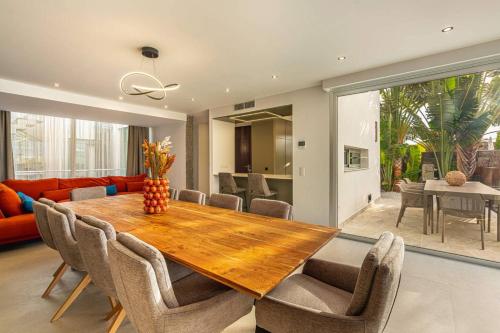 Prime location 5-bedroom villa, Playa Del Duque