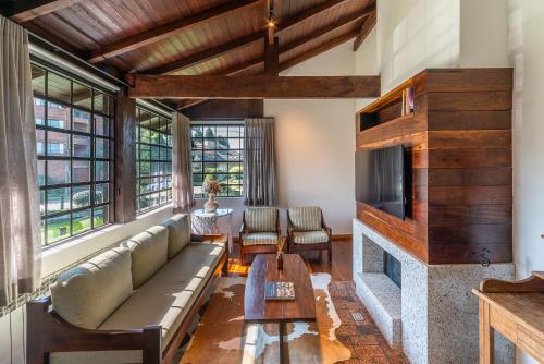 Vila Suzana Parque Hotel — Property building