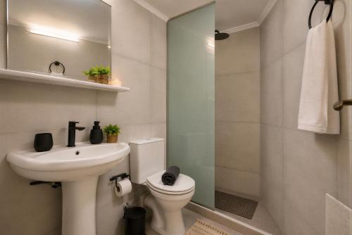 Boho Studio with Balcony Swing near Kalamata Center