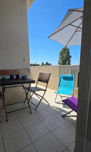 Calme et indépendant avec clim, wifi et parking - 2e étage sans ascenseur