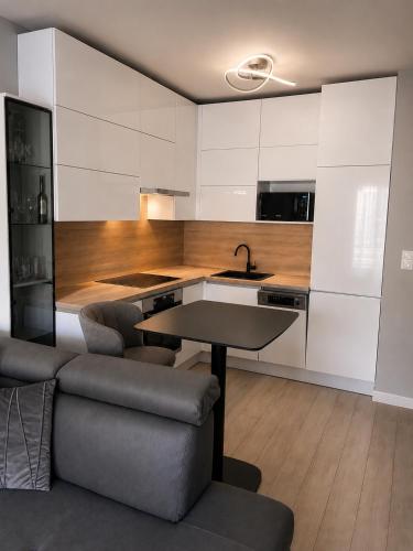 Stylish Modern Apartment with Balcony UCL Final Weekend
