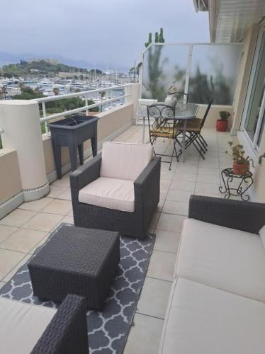 Magnifique terrasse, vue mer, plein centre 3 pièces