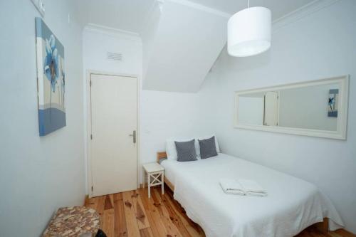 3-Bedroom Apartment with Terrace in Lisbon