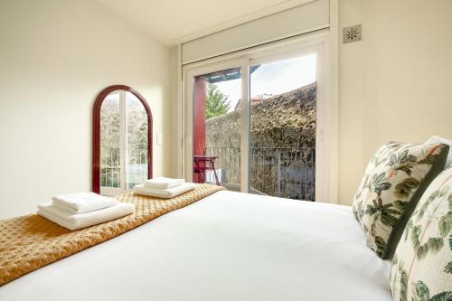 Magnolia 4 Luxury with AC Metro Downtown Porto