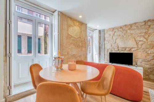 Magnolia 2 Luxury with AC Metro Downtown Porto