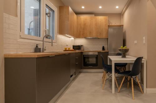 Elegant Suite - Marina Zeas