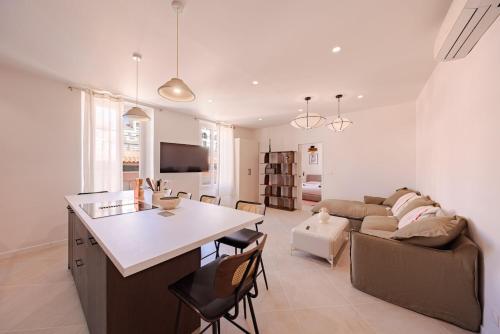 Cannes - 2 bedrooms and 2 bathrooms apartment - LEO