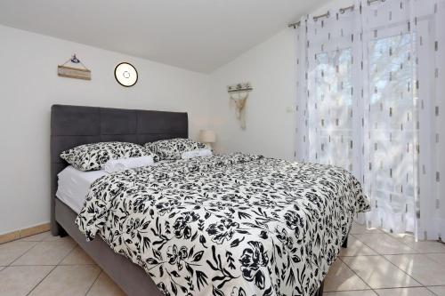 Apartments with parking space Dramalj, Crikvenica - 25195