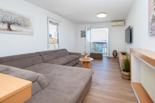 Apartments by the sea Biograd na Moru, Biograd - 25467