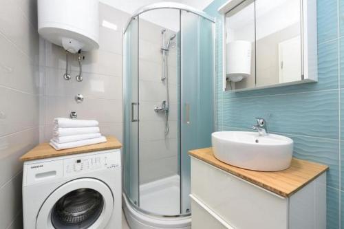 Apartments by the sea Biograd na Moru, Biograd - 25555