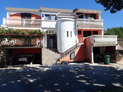 Apartments with parking space Starigrad - Paklenica - 25820