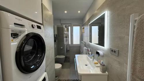 Apartments with WiFi Split - 25945