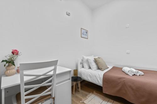 Apartments with parking space Novigrad - 25957