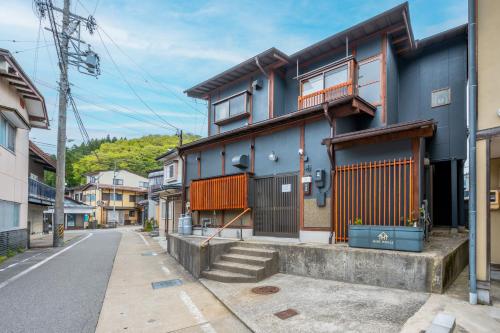 T302 Elegant Private Villa Near Hie Shrine Sleeps 13