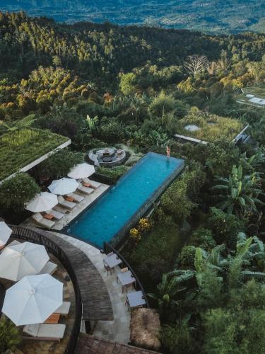 Munduk Moding Plantation Nature Resort — Swimming pool