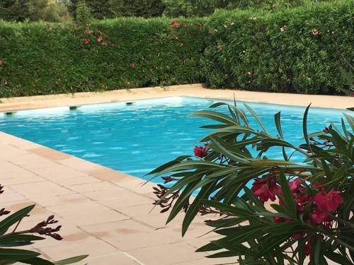 Villa d' Antibes avec piscine dans Residence