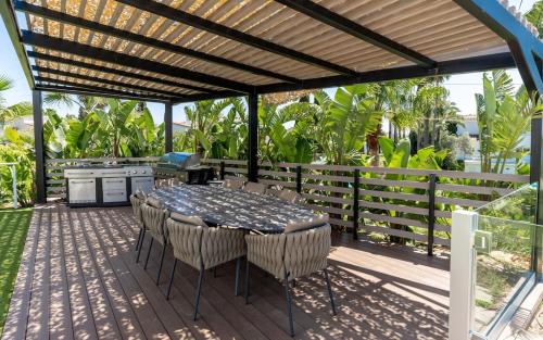 Absolute high end villa with pool & Jacuzzi