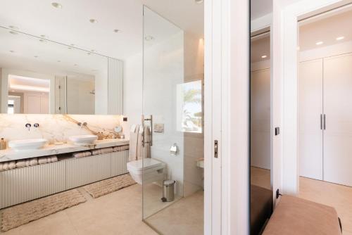 Absolute high end villa with pool & Jacuzzi