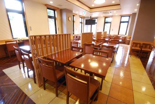 Ruang duduk di Hotel Route-Inn Misawa