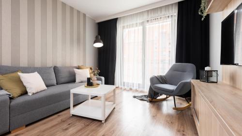 Flatbook - City Centre Motława River View Apartment with Parking