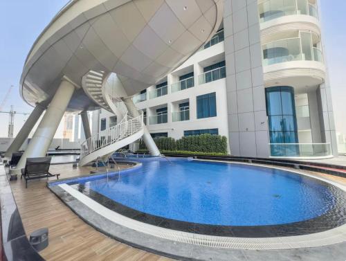 Menna Elite Studio DXB
