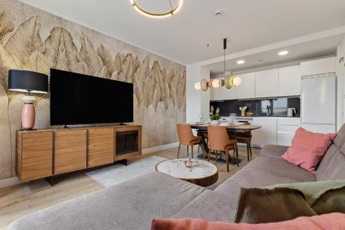 Urban Sky Malaga - Modern Two Bedroom Apartment with Cathedral View