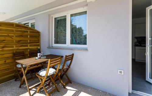 1 Bedroom Nice Apartment In Krk