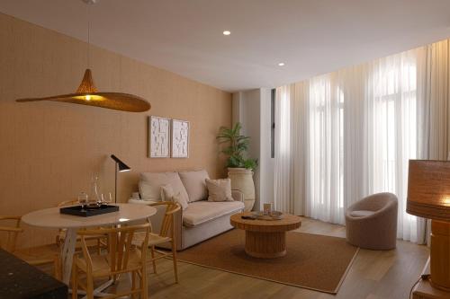 Souviron de Torres by Caleta Homes