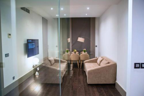 Renovated Gran Via Luxury Apartment