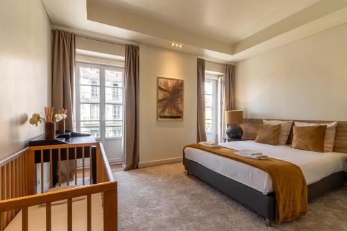 Exclusive Chiado Deluxe, elegant & spacious 3 BR, 4E