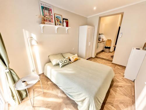 Le Petit Nice - 4 Air-Conditioned Studios, 2 with Private Terrace