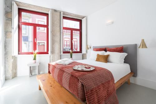 Stylish Flats with Terrace & Jacuzzi by HostWise