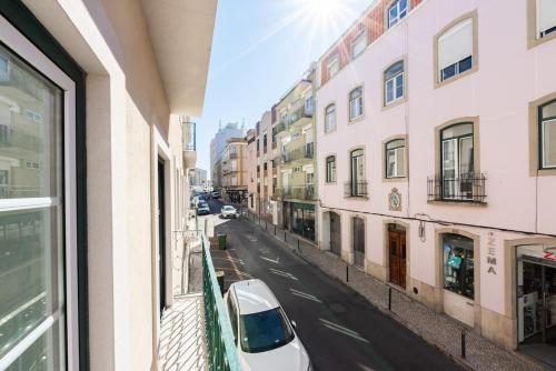 Lisbon Local Life Ourique, 2 Bdr Apt with AC