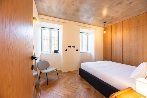 Lisbon Local Life Ourique, 2 Bdr Apt with AC