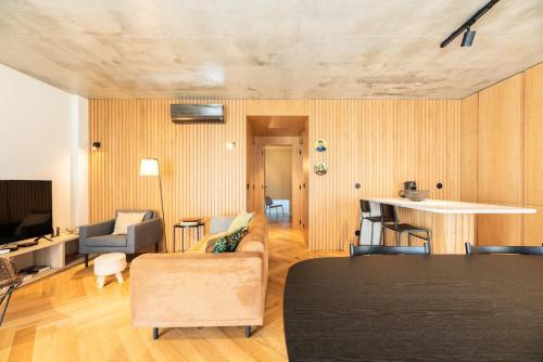 Lisbon Local Life Ourique, 2 Bdr Apt with AC